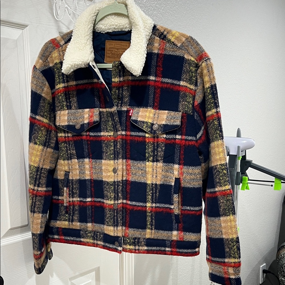 Levi’s blue plaid trucker jacket - pristine condition - size  S